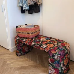Xenos Bankje bouquet - rood/paars/zwart - 44x120x45 cm- Bankjes