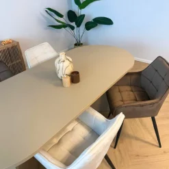 Xenos Eetkamerstoel velvet met armleuning - bruin - 87x56.5x43 cm- Eetkamerstoelen