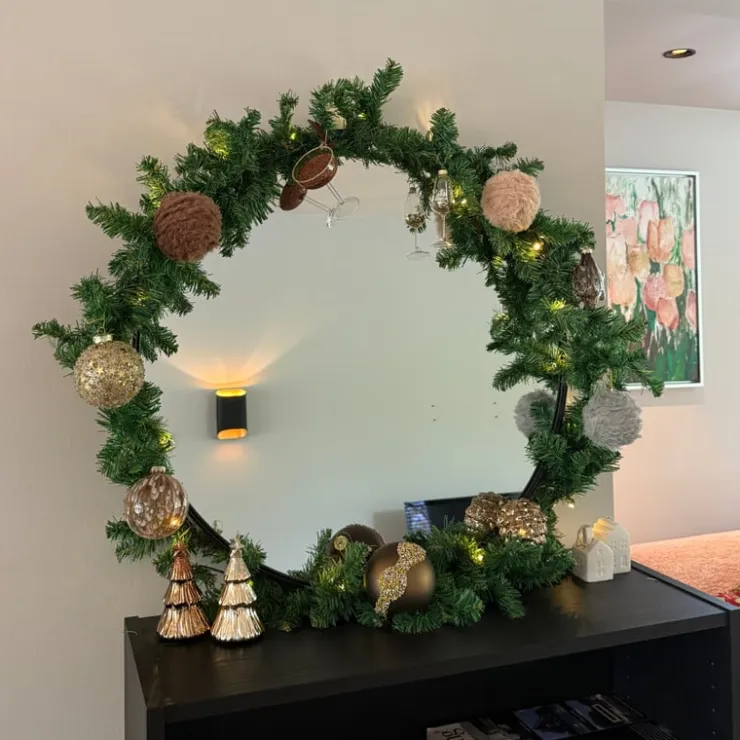 Xenos Kerstbal fluffy - bruin- Kerstballen