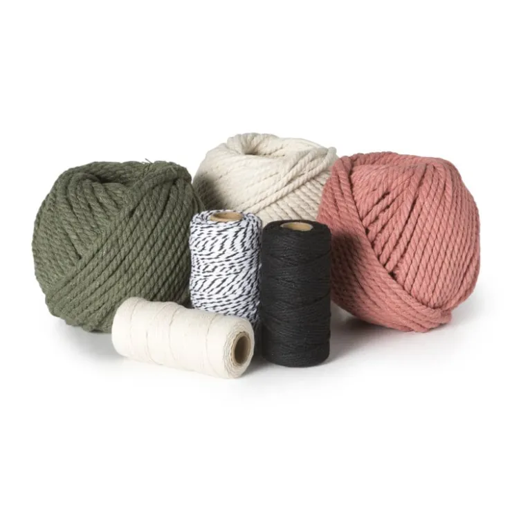 Xenos Macrame touw - groen - 40 meter- Garen|Knutselspullen