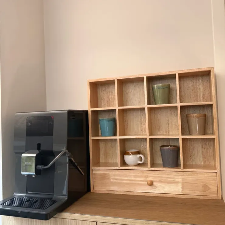 Xenos Wandkastje voor mokken met lade - bruin - 53x50x10 cm- Kerstcadeaus|Vakkenkasten